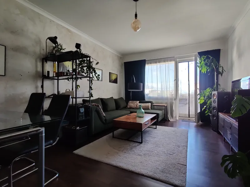 Möblierte, sonnige 2-Zimmer-Wohnung mit Einbauküche und Balkon in Schöneberg (6 Monate) — photo 1